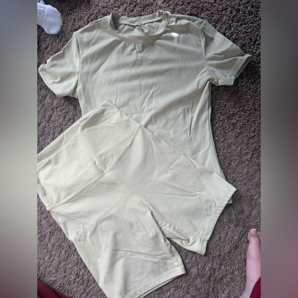 Cream Activewear Set butter yellow